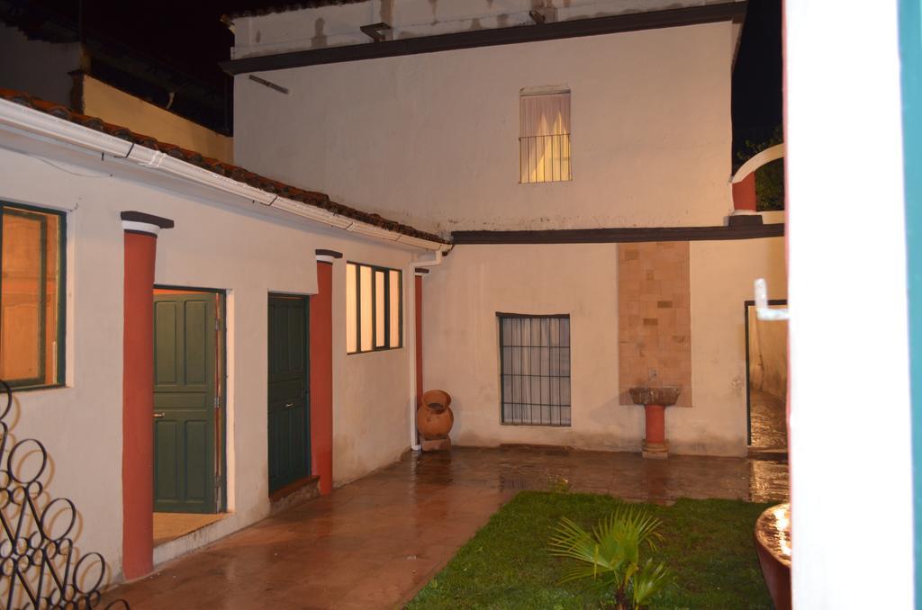 Casa Solariega Hostal B&B 수크레 외부 사진